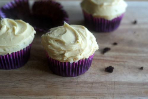 caramelised_white_choc_cupcakes caramelised_white_choc_cupcakes