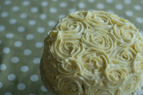 rose_cake3 White chocolate and hazelnut rose cake
