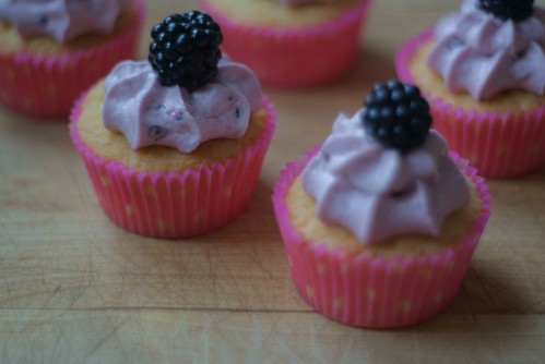 Blackberry cupcakes White chocolate and blackberry cupcakes